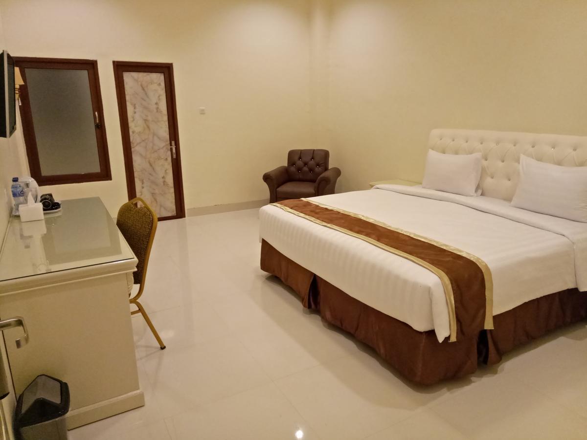 Grand Town Hotel Mandai Makassar Extérieur photo