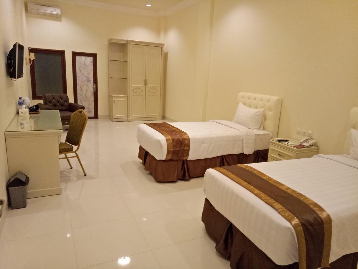 Grand Town Hotel Mandai Makassar Extérieur photo